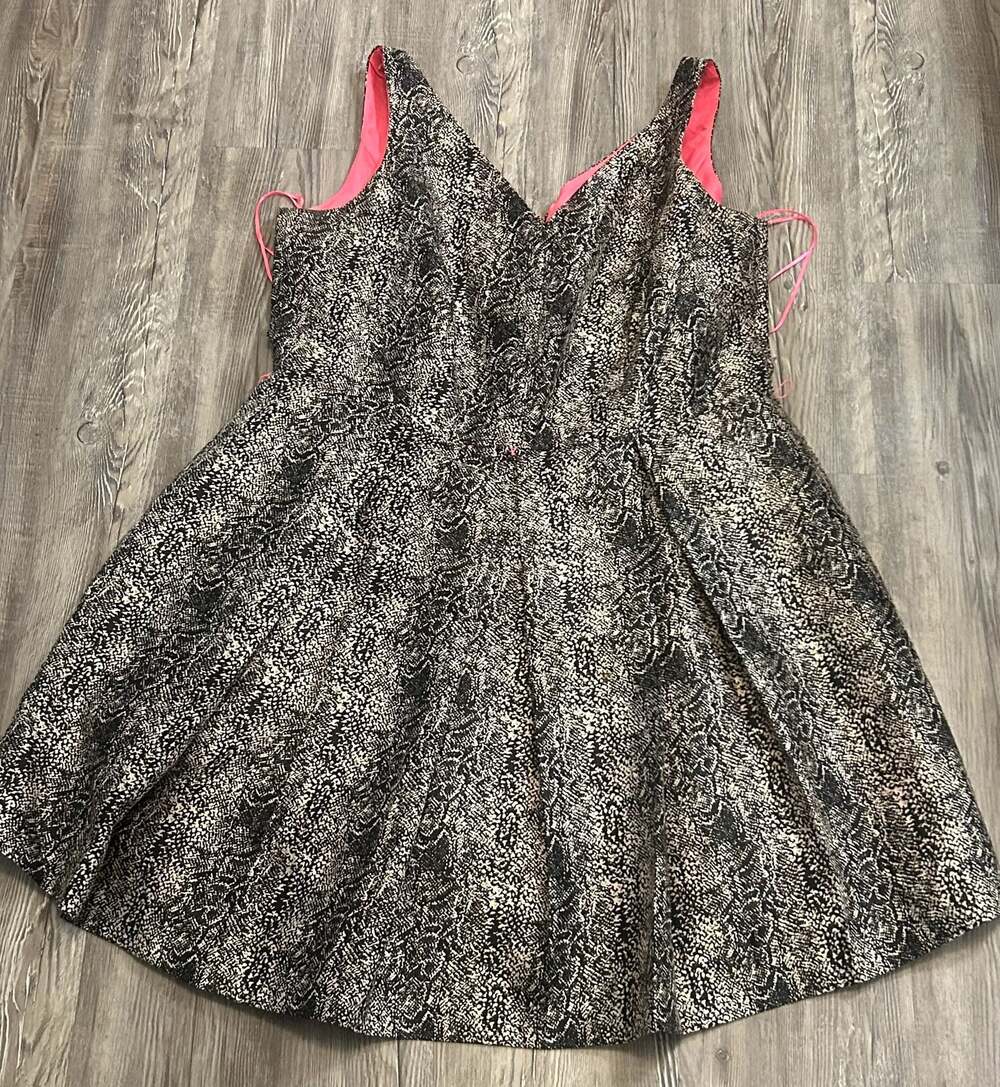 Black and White Textured Sleeveless Fit and Flare Dress